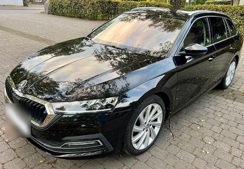 Second-hand Skoda Octavia Style 150 CP (110 kW) 2021 Negru Break