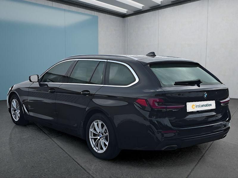 Gebraucht BMW 520 184 PS (135 kW) 2022 Schwarz Kombi