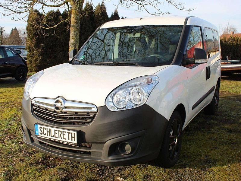 Gebraucht Opel Combo 95 PS (69 kW) 2015 Weiß Van / Kleinbus