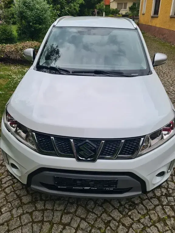 Gebraucht Suzuki Vitara 140 PS (102 kW) 2016 Weiß SUV
