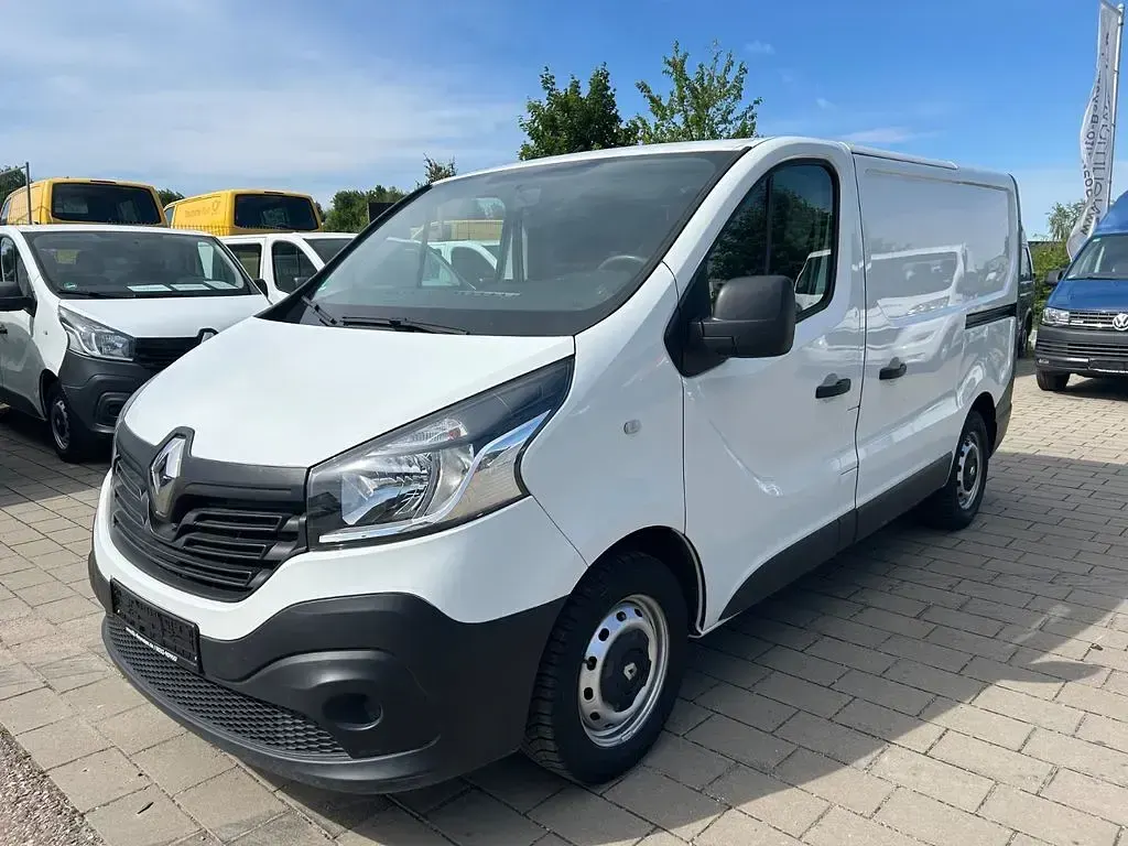 Gebraucht Renault Trafic 121 PS (88 kW) 2017 Weiß Van / Kleinbus