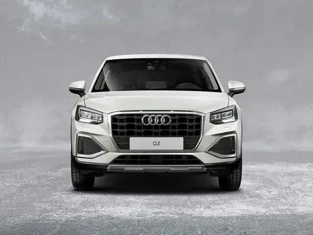 Używany Audi Q2 Advanced Plus 150 KM (110 kW) 2025 Srebrny SUV