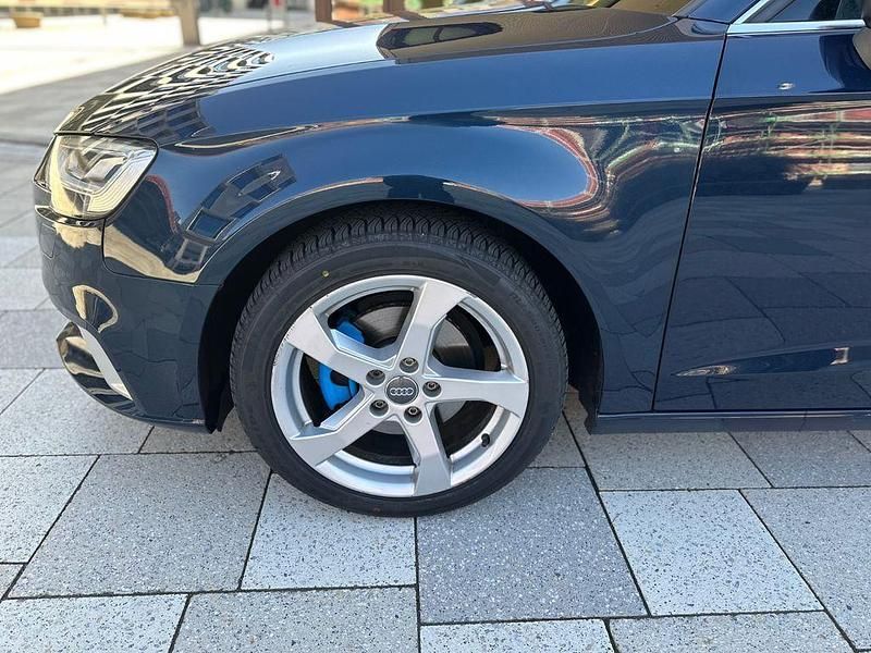 Gebraucht Audi A3 Sport 116 PS (85 kW) 2017 Blau Limousine