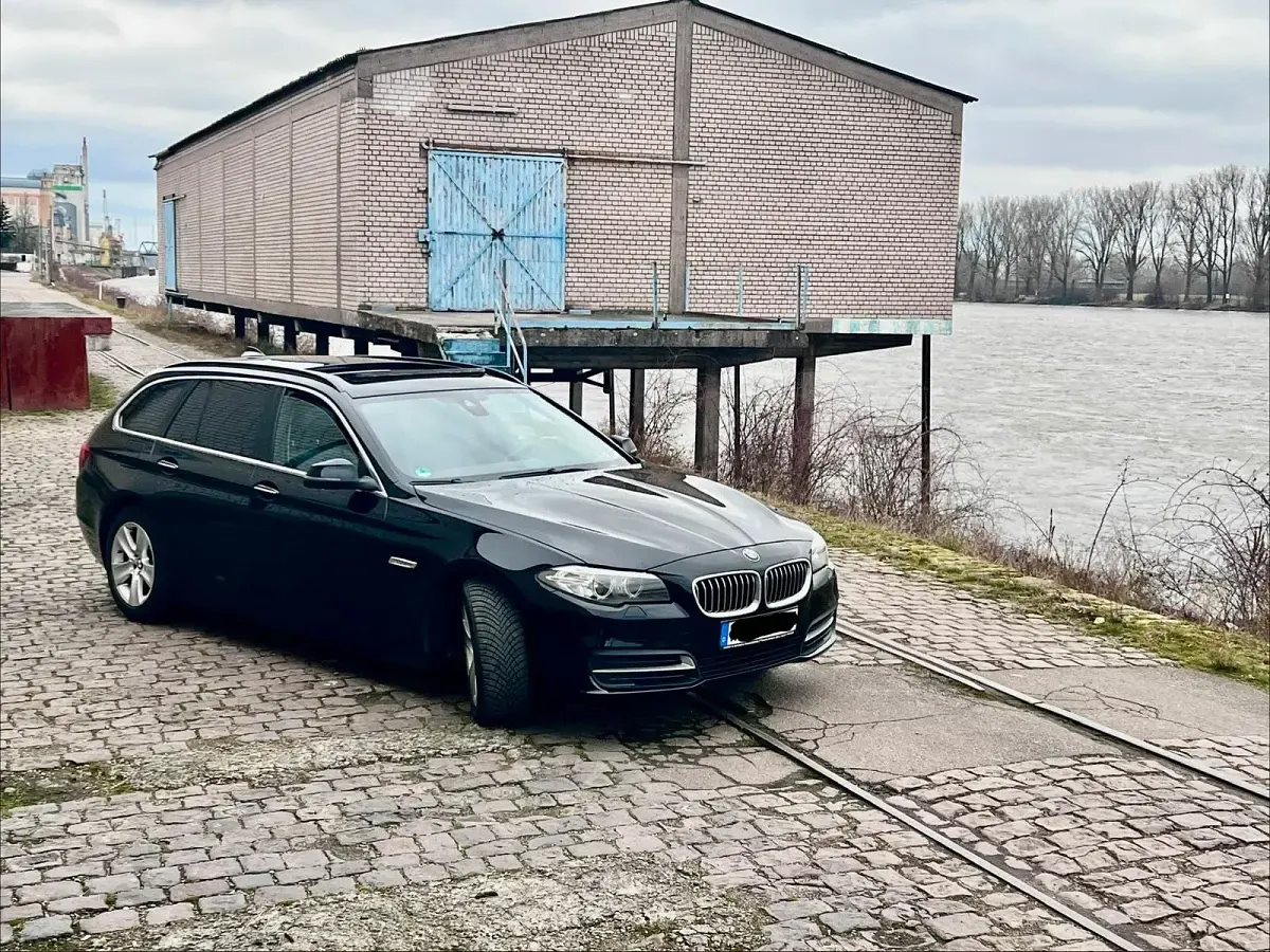 Gebraucht BMW 520 190 PS (139 kW) 2015 Schwarz Kombi