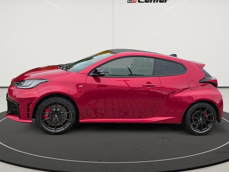 Gebraucht Toyota Yaris 280 PS (205 kW) 2025 Emotional red 2 Limousine