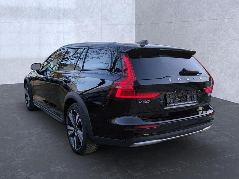 Gebraucht Volvo V60 CC Plus 197 PS (144 kW) 2023 Schwarz Kombi