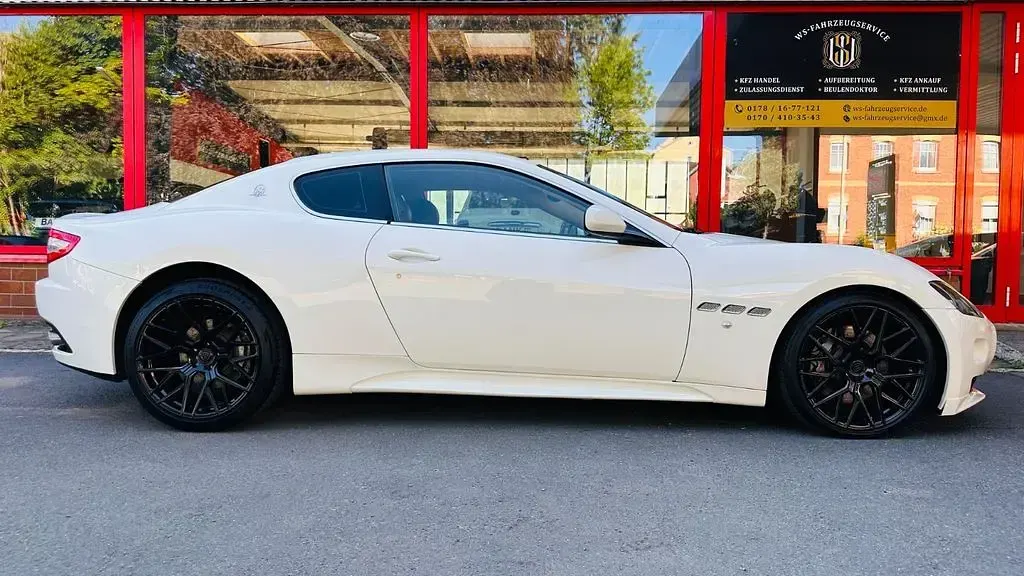 Gebraucht Maserati Granturismo 441 PS (324 kW) 2012 Weiß Coupé