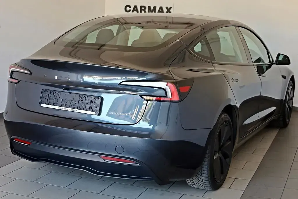 Occasion Tesla Model 3 366 kW (498 PK) 2023 Grijs Sedan
