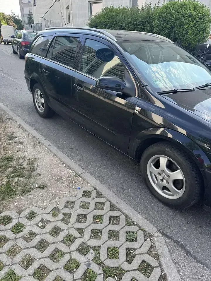 Gebraucht Opel Astra GTC Cosmo 125 PS (91 kW) 2006 Limousine
