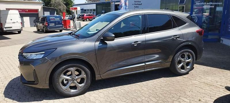 Gebraucht Ford Kuga ST-Line 186 PS (136 kW) 2025 Grau SUV