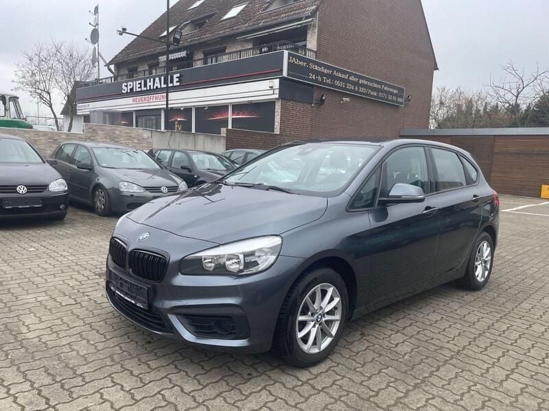 Grau Gebraucht 2014 BMW 218 Active Tourer Basis Van / Kleinbus | 10.800 € (Guter Preis) - Bild 1/4