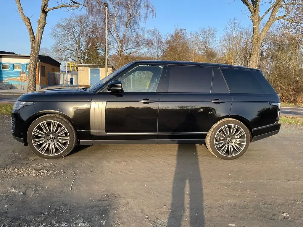 Gebraucht Land Rover Range Rover Autobiography 525 PS (386 kW) 2019 Schwarz SUV