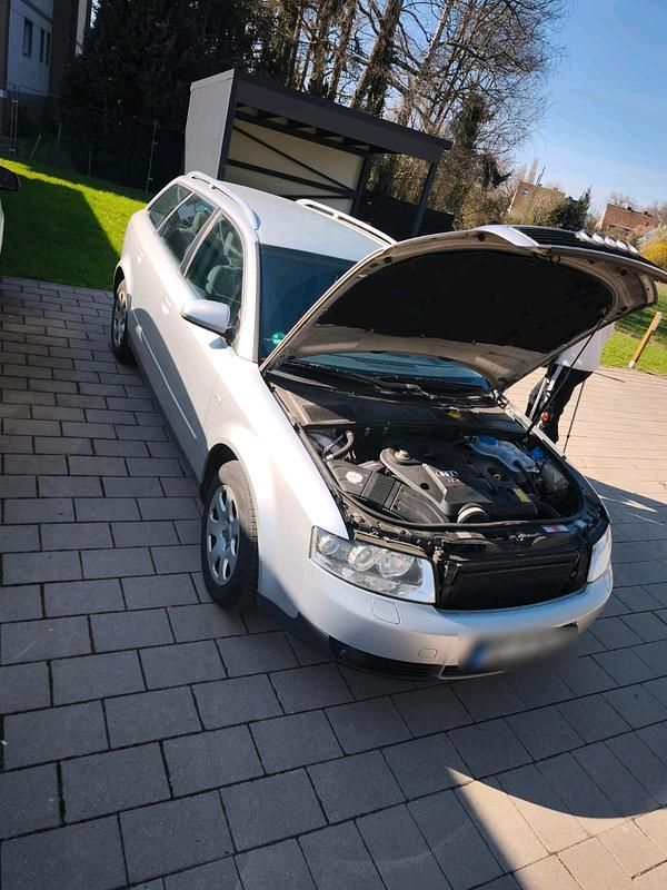 Gebraucht Audi A4 Basis 131 PS (96 kW) 2002 Silber Kombi