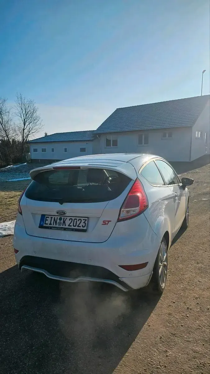 Gebraucht Ford Fiesta ST-Line 2015 Weiß Kleinwagen
