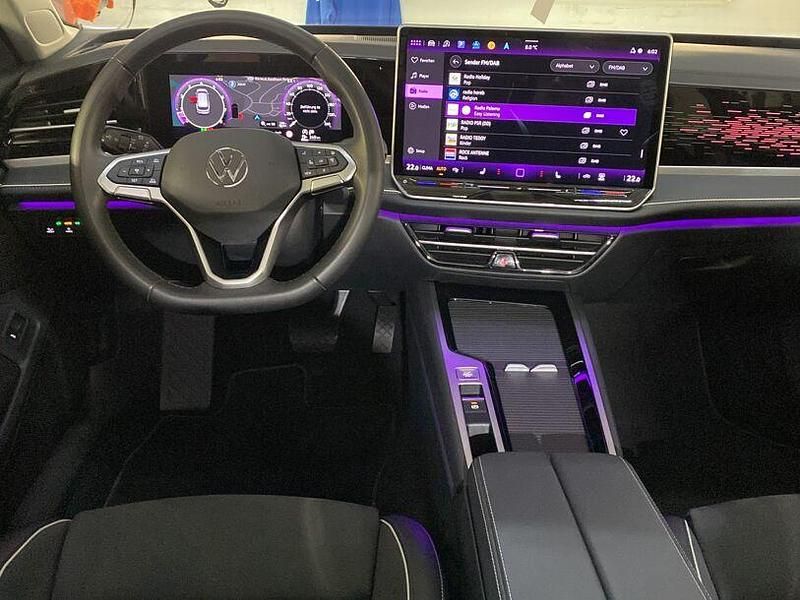 Gebraucht VW Passat Elegance 150 PS (110 kW) 2024 Schwarz Kombi
