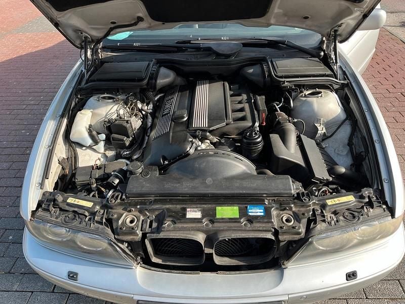 Gebraucht BMW 525 193 PS (141 kW) 2001 Silber Limousine