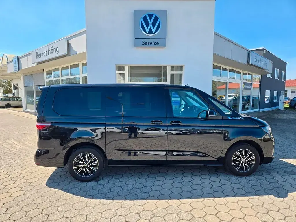 Usata VW T7 150 CV (110 kW) 2024 Nero Furgone