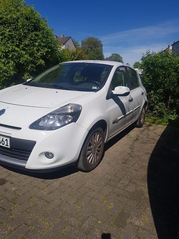 Usata Renault Clio II Expression 75 CV (55 kW) 2010 Bianco Berlina