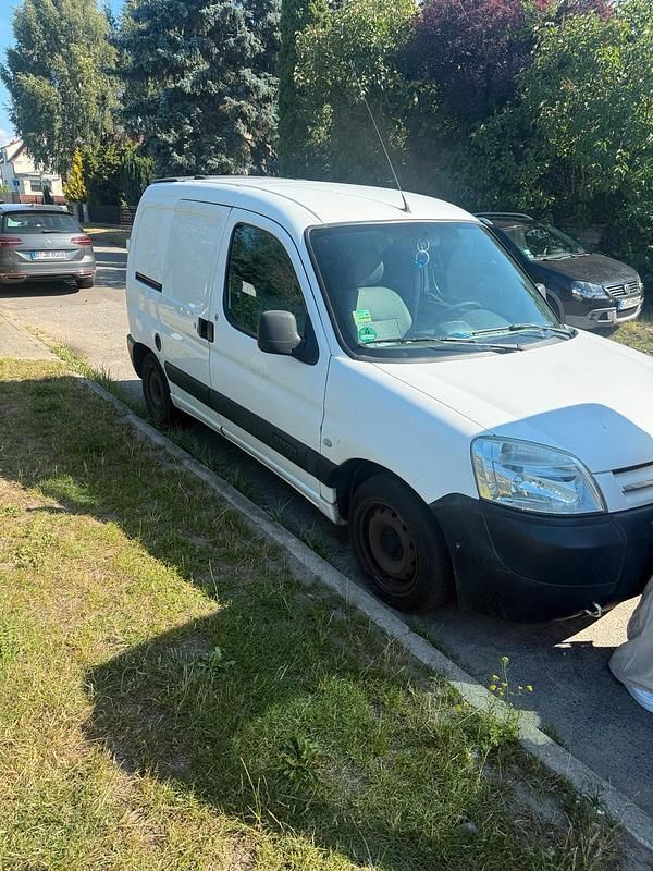 Weiß Gebraucht 2003 Citroën Berlingo Van / Kleinbus | 1.400 € (Guter Preis) - Bild 1/2