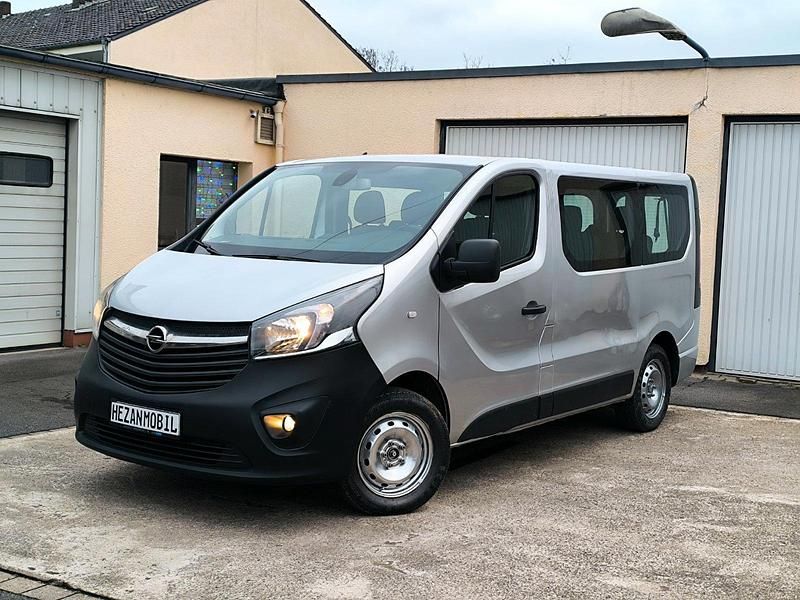 Usata Opel Vivaro 2015 Argento Monovolume