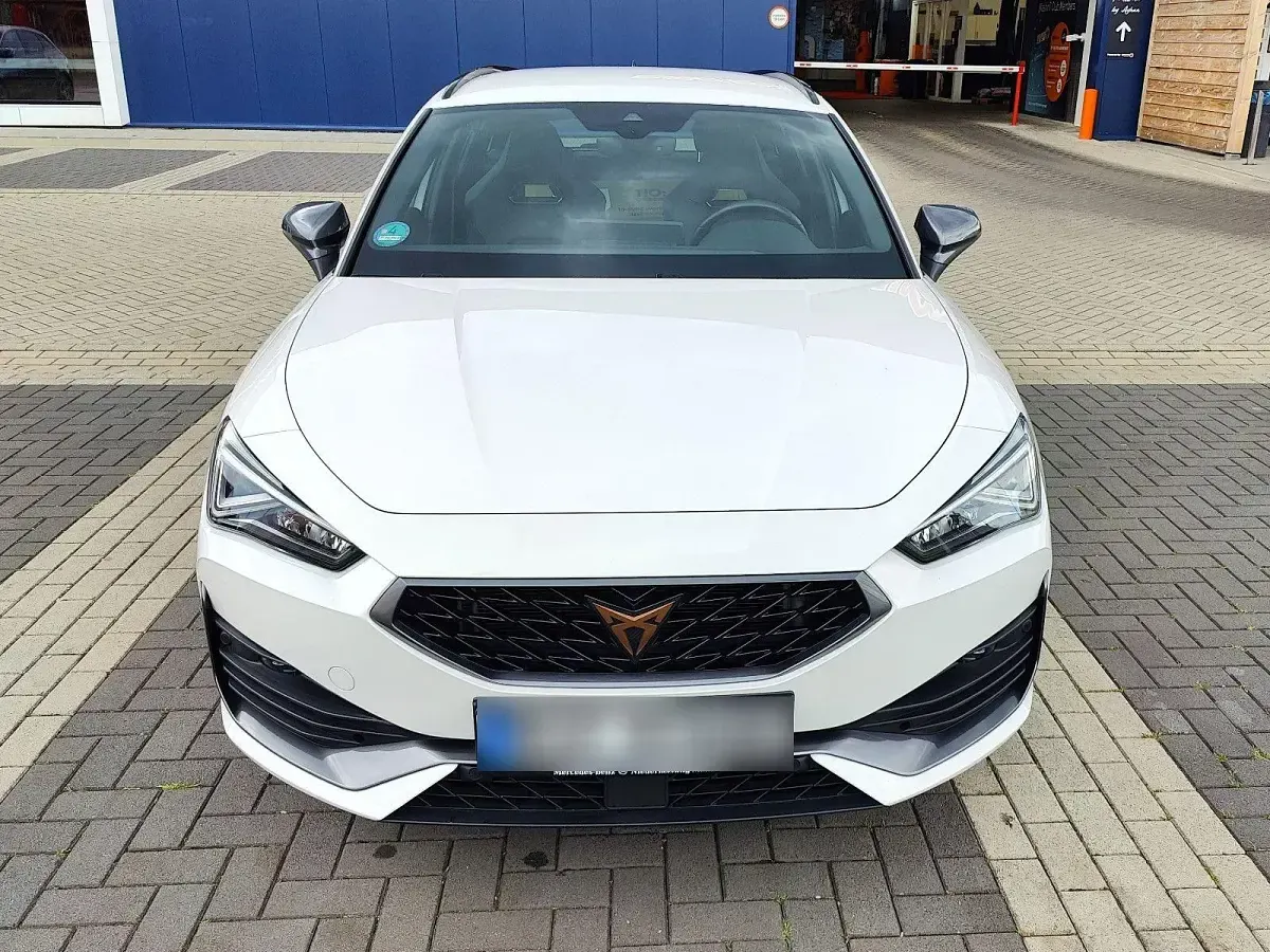 Second-hand Cupra Leon VZ 245 CP (180 kW) 2023 Alb Break