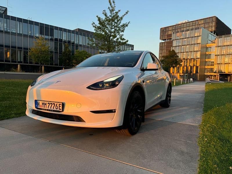 Gebraucht Tesla Model Y 274 kW (373 PS) 2022 Weiß SUV