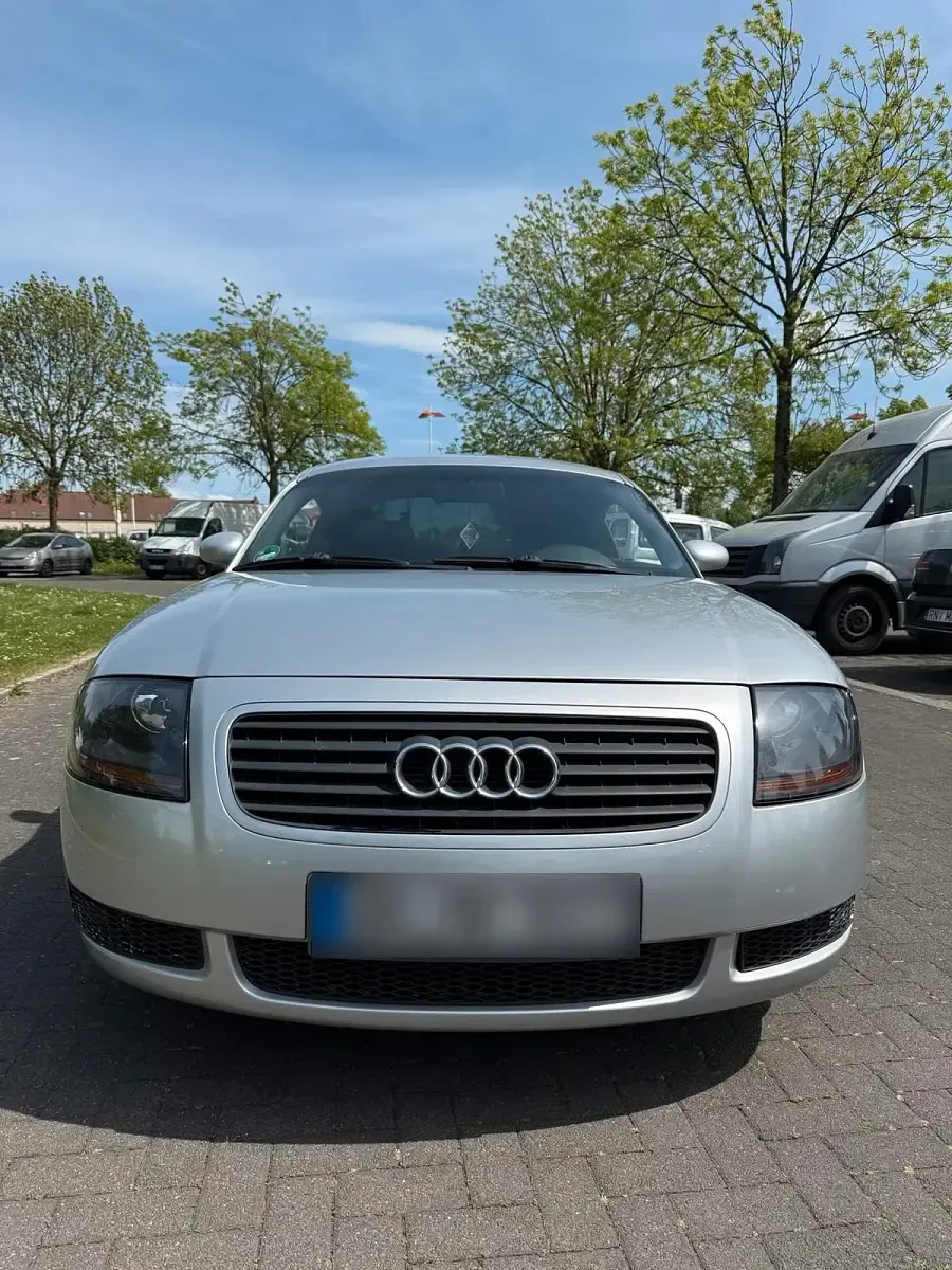 Używany Audi TT 180 KM (132 kW) 1999 Srebrny Coupe