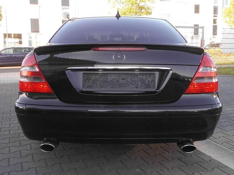 Gebraucht Mercedes E200 Classic 163 PS (119 kW) 2004 Schwarz Limousine