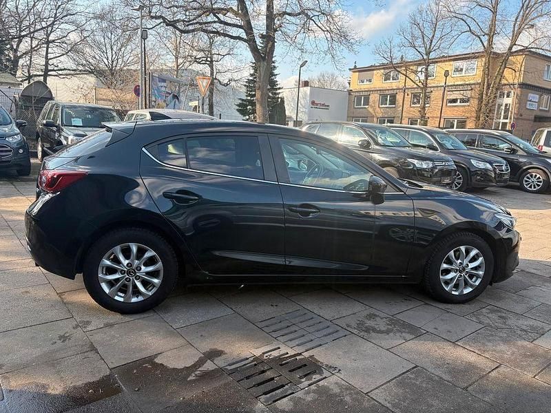 Gebraucht Mazda 3 Nakama 105 PS (77 kW) 2016 Onyxschwarz metallic Limousine
