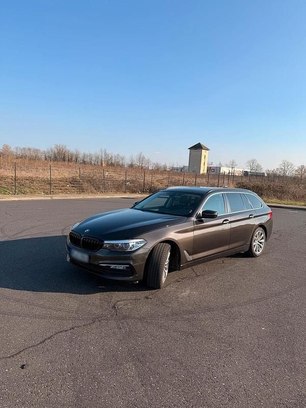 Gebraucht BMW 520 190 PS (139 kW) 2018 Braun Kombi