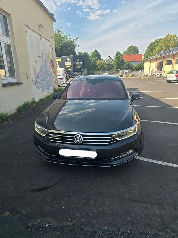 Grau Gebraucht 2018 VW Passat Highline Kombi | 14.700 € (Guter Preis) - Bild 1/4