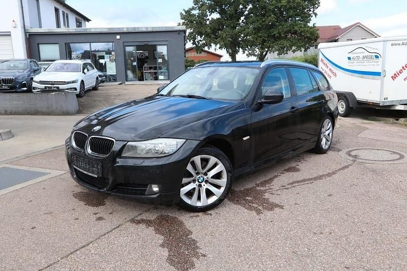 Saphirschwarz Gebraucht 2012 BMW 320 Kombi | 5.990 € (Superpreis) - Bild 1/4
