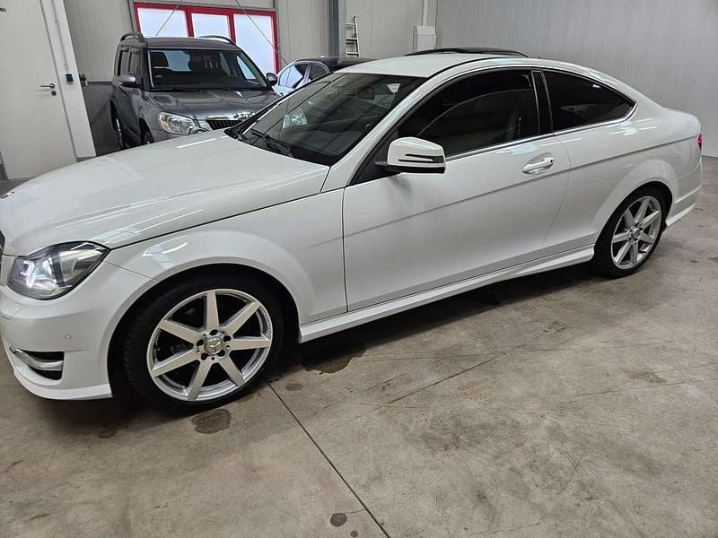 Polarweiss unilack Gebraucht 2013 Mercedes C250 AMG Coupé | 14.999 € (Fairer Preis) - Bild 1/4
