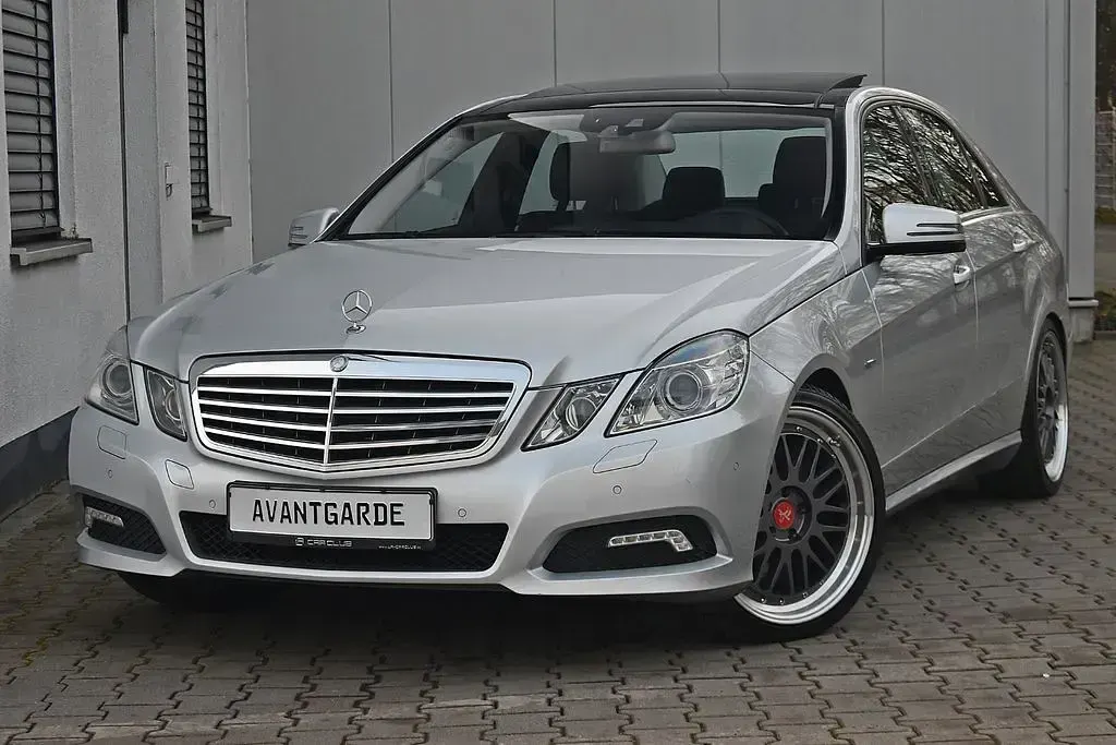 Gebraucht Mercedes E350 Night 292 PS (214 kW) 2009 Silber Limousine