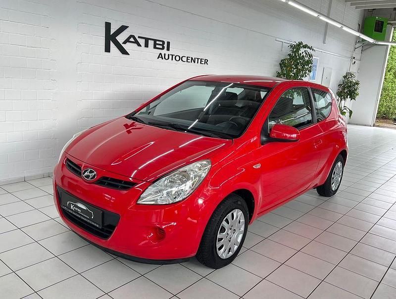 Rot Gebraucht 2011 Hyundai i20 Edition+ Limousine | 2.350 € (Guter Preis) - Bild 1/4