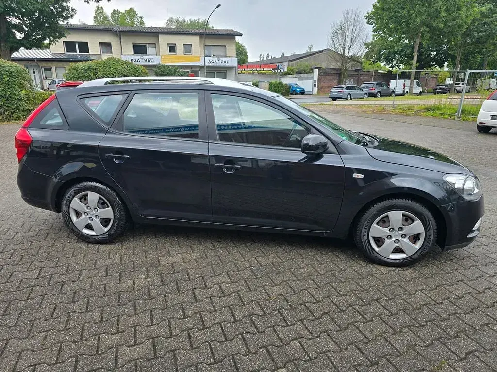 Gebraucht Kia Ceed 109 PS (80 kW) 2010 Schwarz Kleinwagen