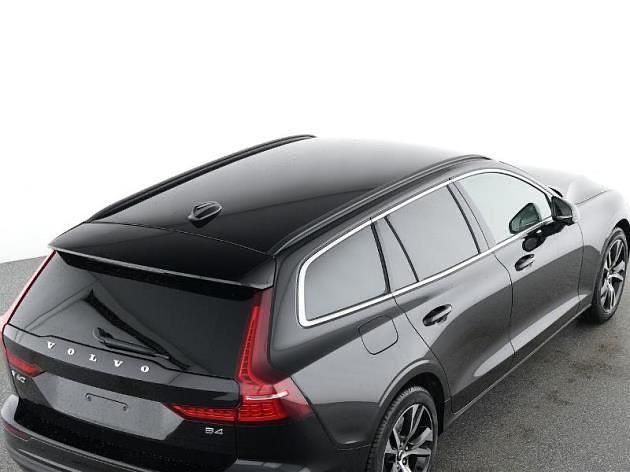 Gebraucht Volvo V60 Core 197 PS (144 kW) 2025 Onyx black Kombi