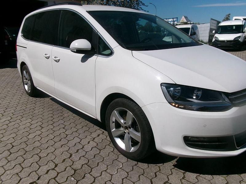 Gebraucht VW Sharan Comfortline 140 PS (102 kW) 2012 Weiß Van / Kleinbus