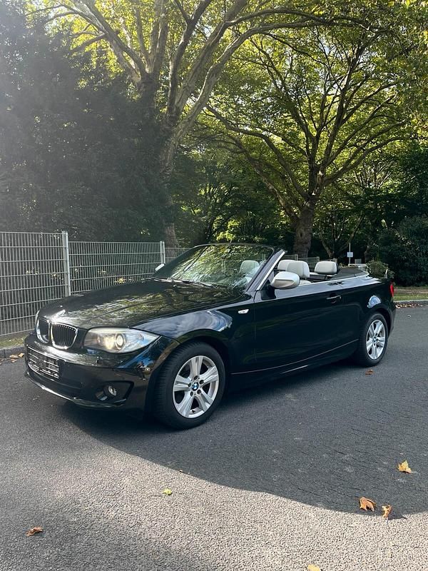 Schwarz Gebraucht 2012 BMW 120 Cabriolet Cabrio | 8.900 € (Fairer Preis) - Bild 1/4