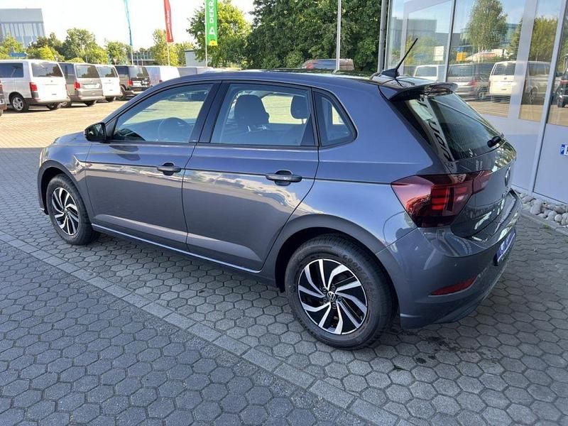 Gebraucht VW Polo Life 95 PS (69 kW) 2024 Rauchgrau (metallic) Kleinwagen