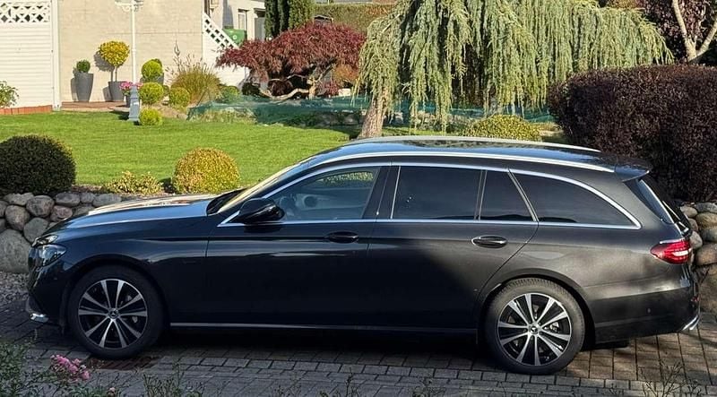 Gebraucht Mercedes E300 320 PS (235 kW) 2021 Schwarz Kombi