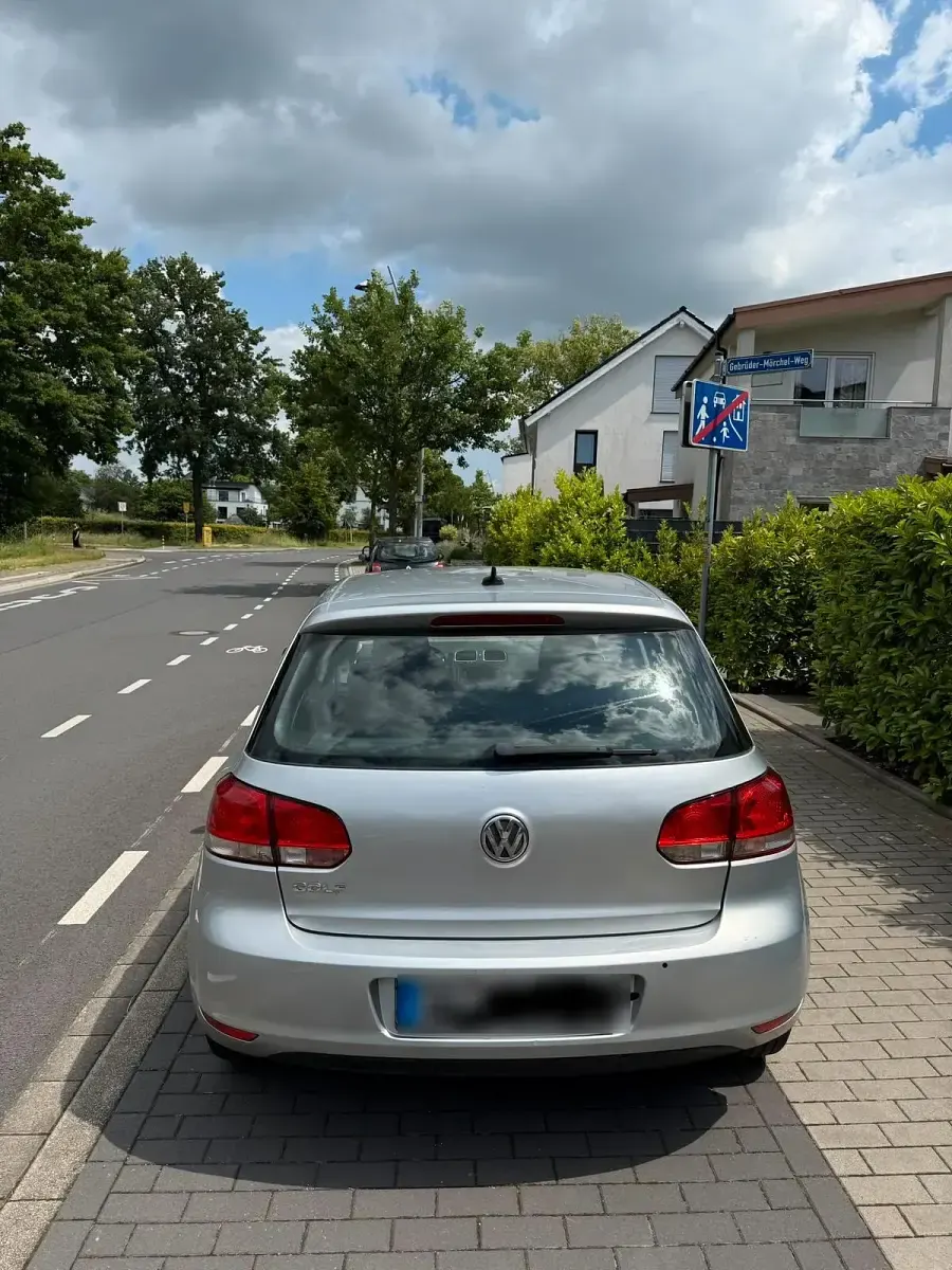 Gebraucht VW Golf VI 105 PS (77 kW) 2011 Silber Kleinwagen