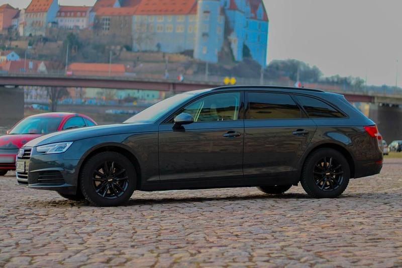 Gebraucht Audi A4 150 PS (110 kW) 2017 Grau Kombi