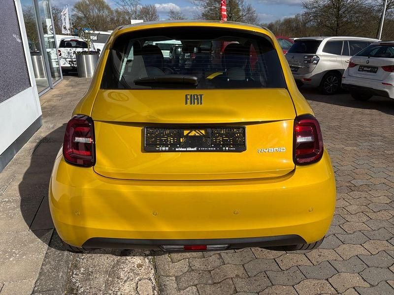 Neu Fiat 500 65 PS (47 kW) 2026 Grün Kleinwagen