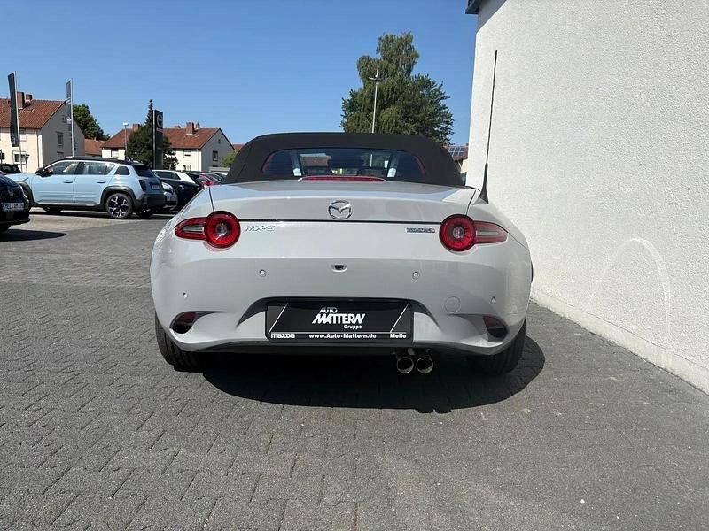 Neu Mazda MX5 Exclusive-Line 96 PS (70 kW) 2025 Grau Cabrio