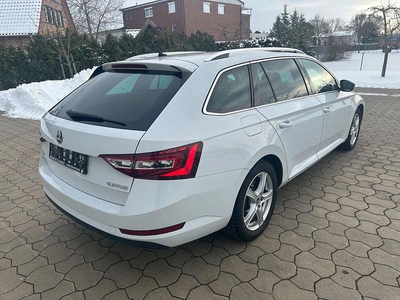 Gebraucht Skoda Superb Style 190 PS (139 kW) 2018 Weiß Kombi
