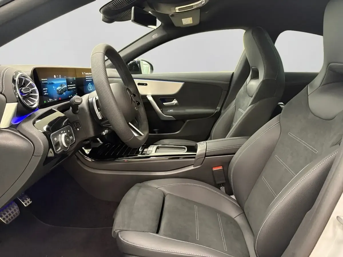 Gebraucht Mercedes CLA180 AMG 100 PS (73 kW) 2026 Szary Limousine
