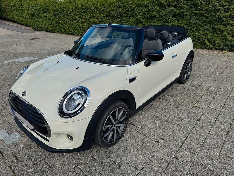 Weiß Gebraucht 2019 Mini Cooper Pepper Kleinwagen | 21.500 € (Etwas zu teuer) - Bild 1/4