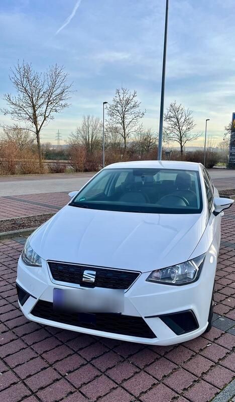 Weiß Gebraucht 2018 Seat Ibiza Kleinwagen | 7.900 € (Superpreis) - Bild 1/4