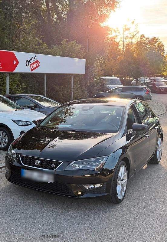Schwarz Gebraucht 2015 Seat Leon FR Limousine | 12.490 € (Fairer Preis) - Bild 1/4